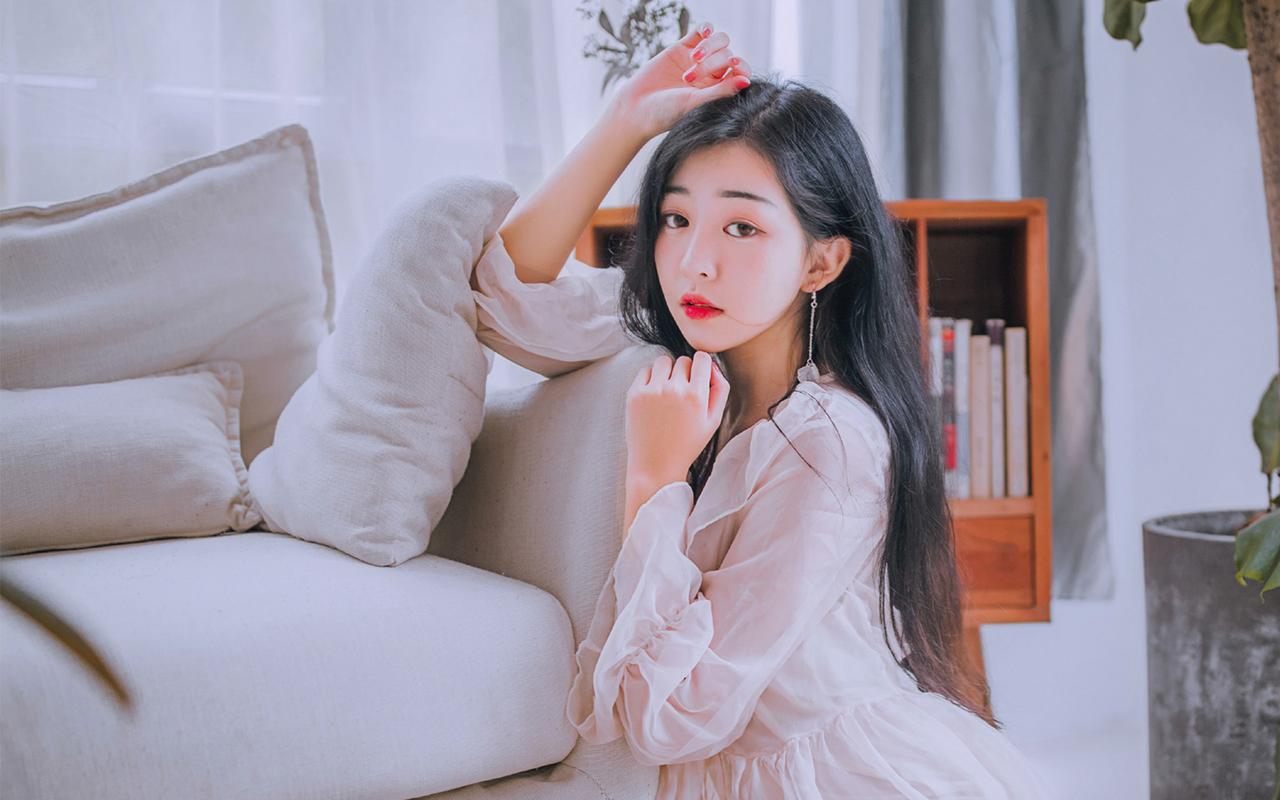 周剑大使接受斐济《今日》杂志书面专访